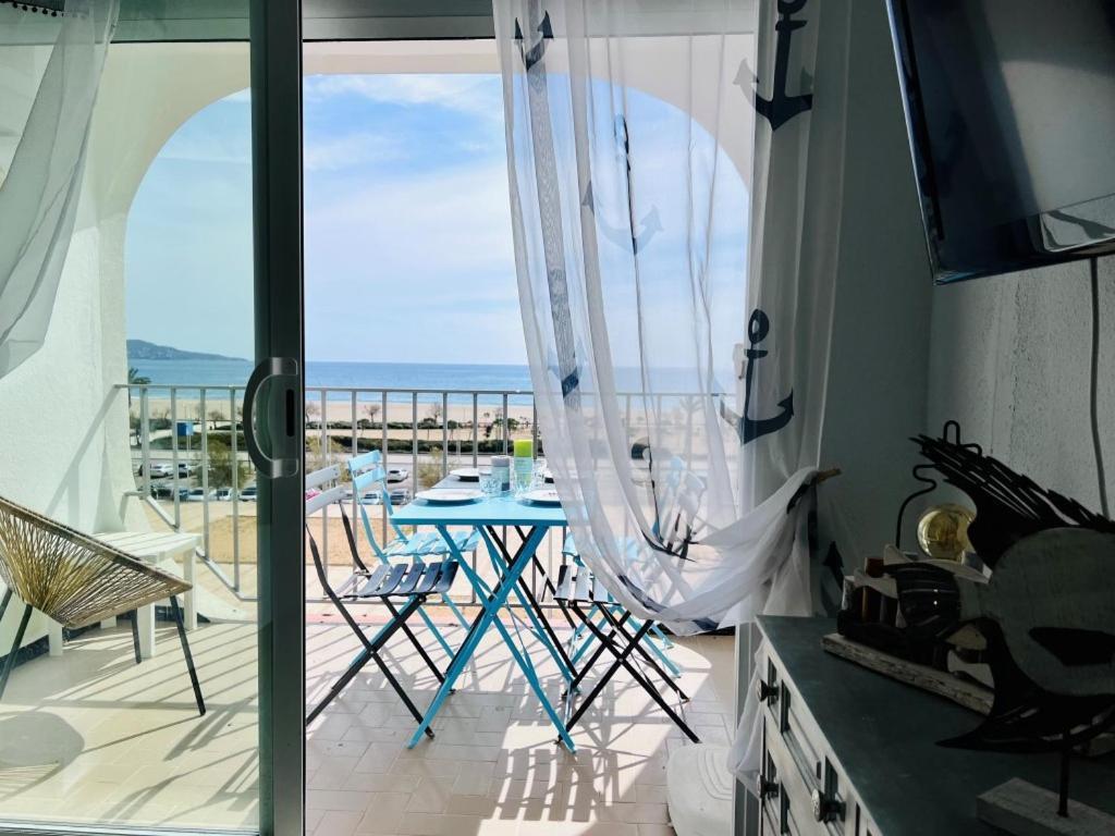 Sylvia 4A - Estudio En Primera Linea De Mar - Centrico - Terraza Vista Mar - Playa - Wifi Apartment Empuriabrava Exterior photo